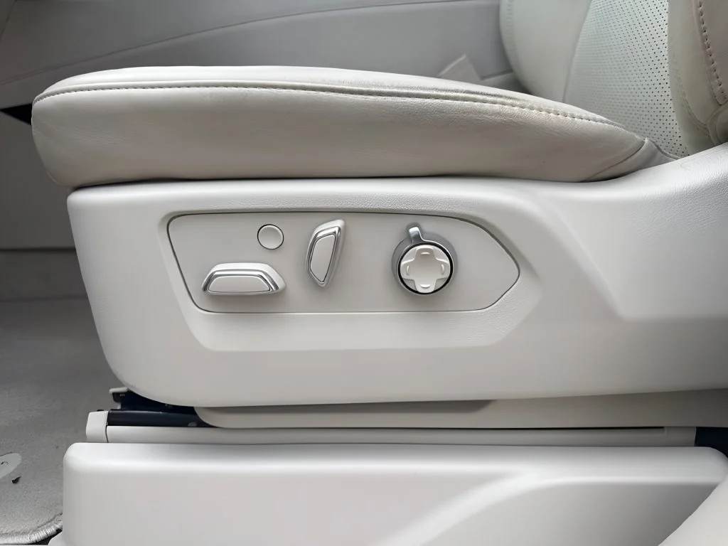 Used 2023 Crystal White Tricoat Cadillac Sport Platinum image 10