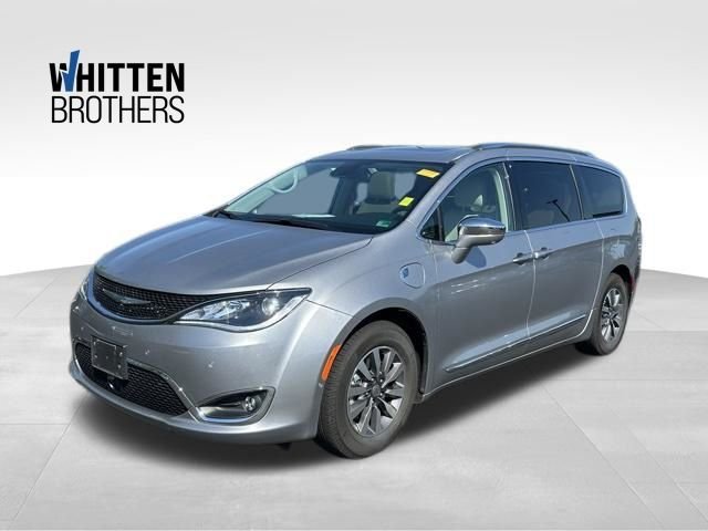 2020 Chrysler Pacifica Hybrid Limited's photo