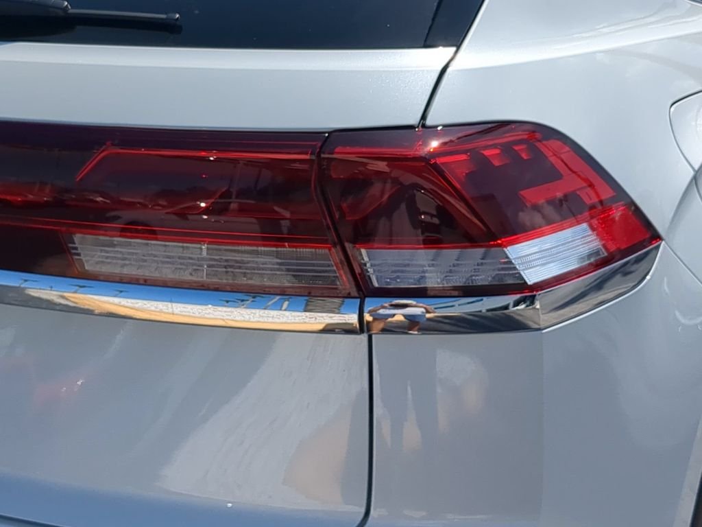 New 2026 White/off-white Volkswagen 2.0T SE w/Technology image 8