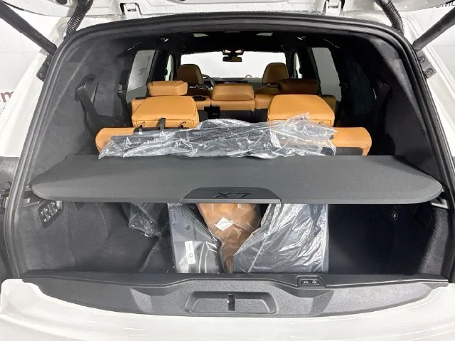 Used 2026 White BMW xDrive40i image 28