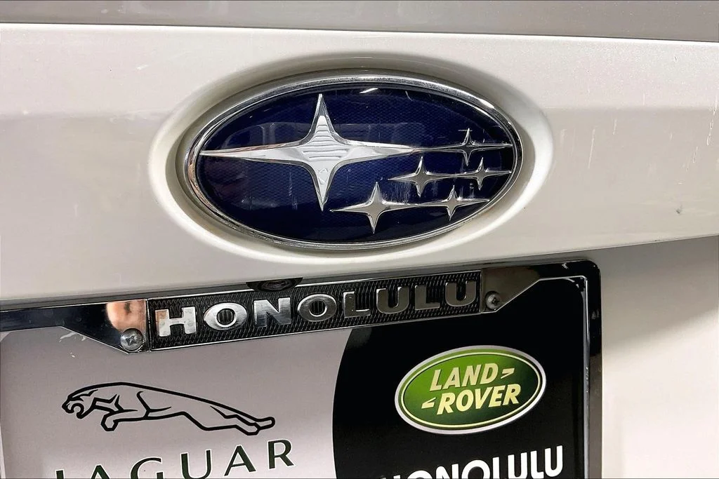 Used 2018 White Subaru 2.0i Limited image 29
