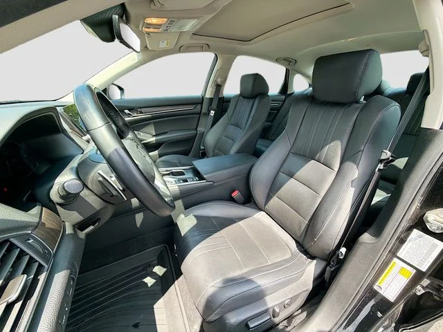 Used 2019 Black Honda Touring image 11