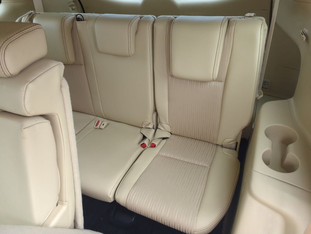 Used 2017 White Toyota LE Plus image 28