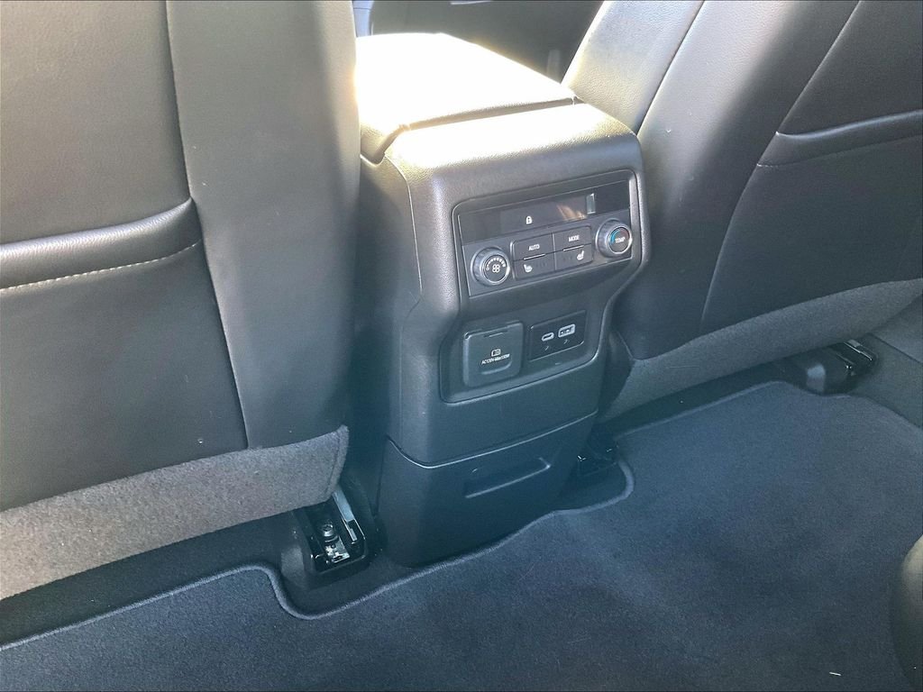 Used 2023 Summit White GMC SLT image 28