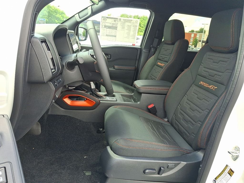 2026 Nissan Frontier — photo 8