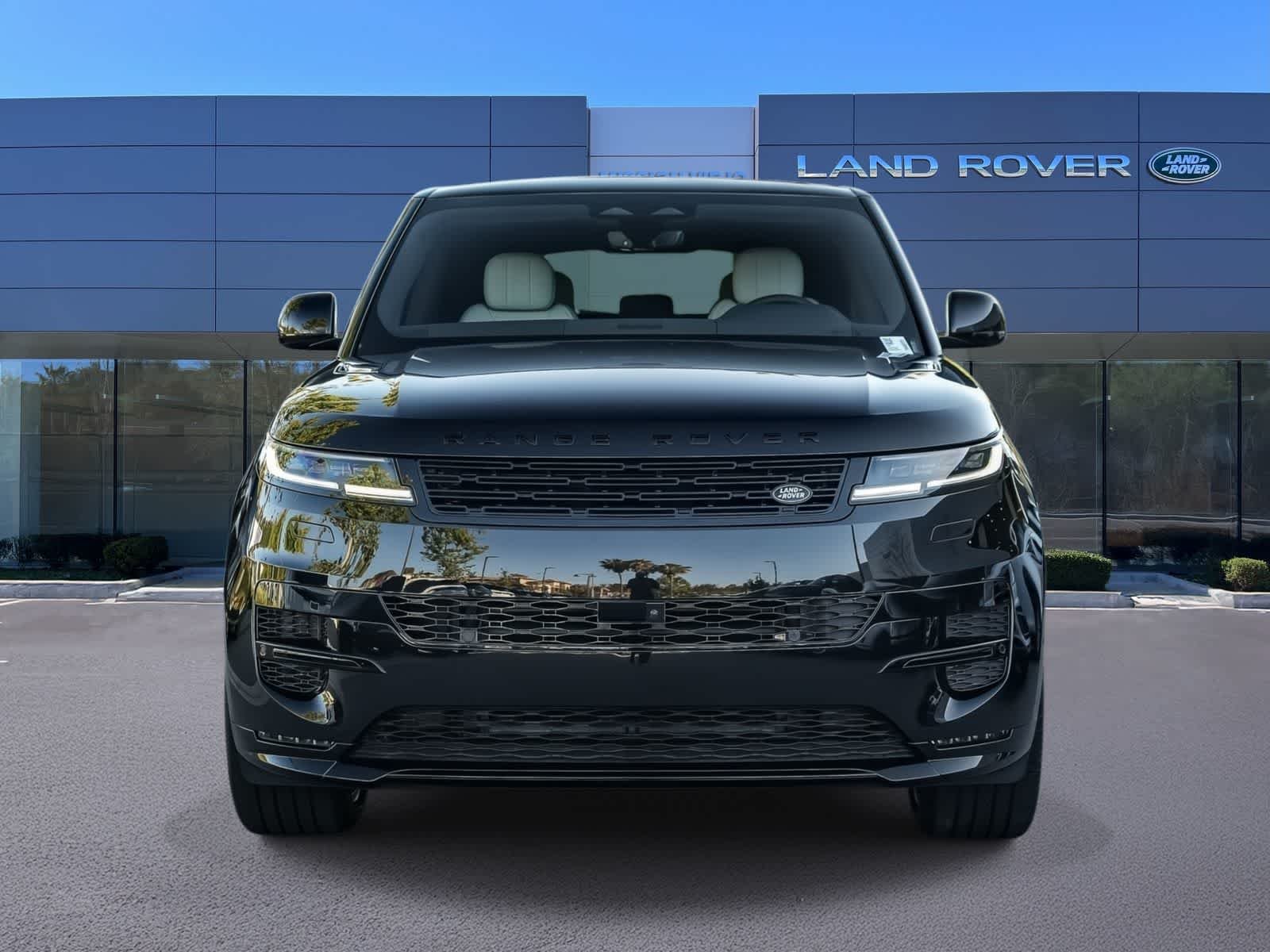 New 2026 Santorini Black Land Rover Dynamic SE image 2