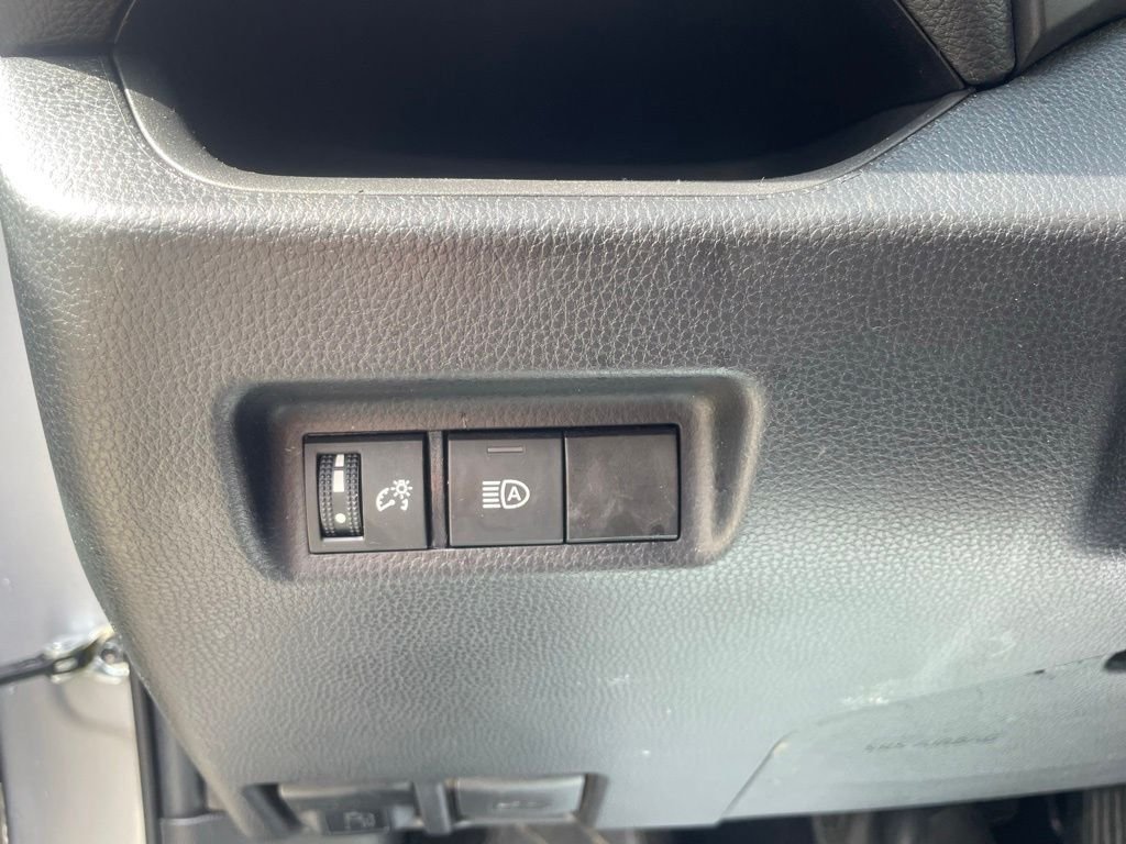 2024 Toyota RAV4 XLE - Photo 29