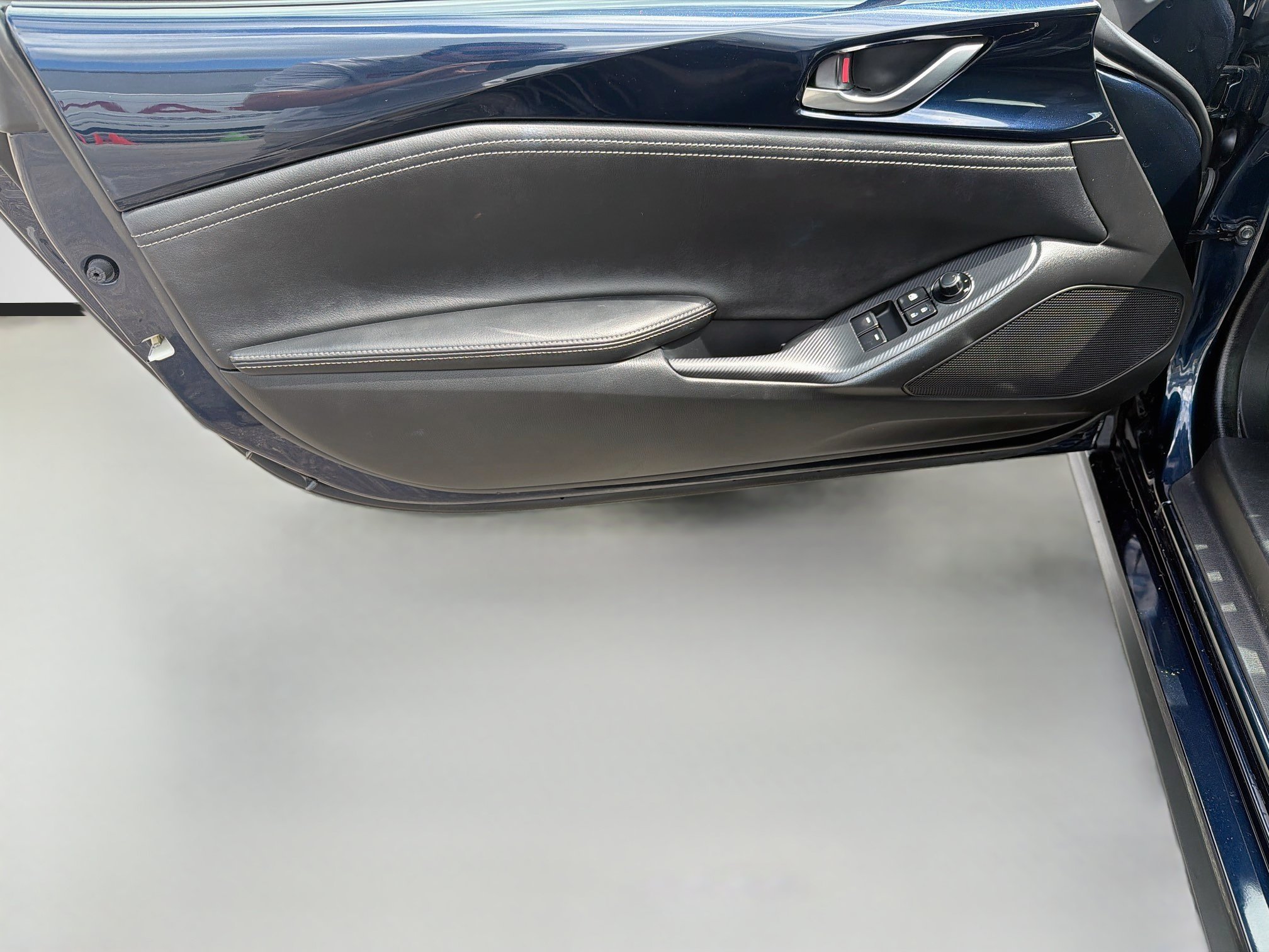 Used 2025 Deep Crystal Blue Mica Mazda Grand Touring image 19