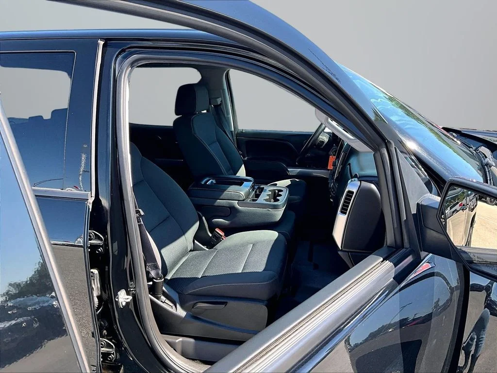 Used 2016 Black Chevrolet LT image 8