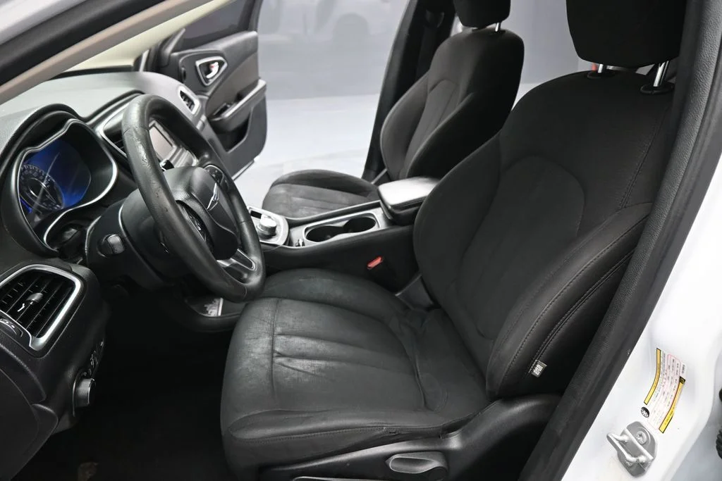 Used 2015 White Chrysler Limited image 9