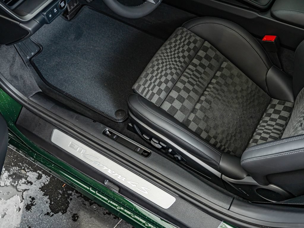 New 2026 Oak Green Metallic Neo Porsche Carrera 4S image 45