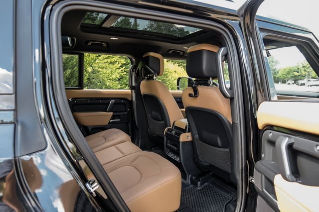 New 2026 Santorini Black Land Rover X-Dynamic SE image 50