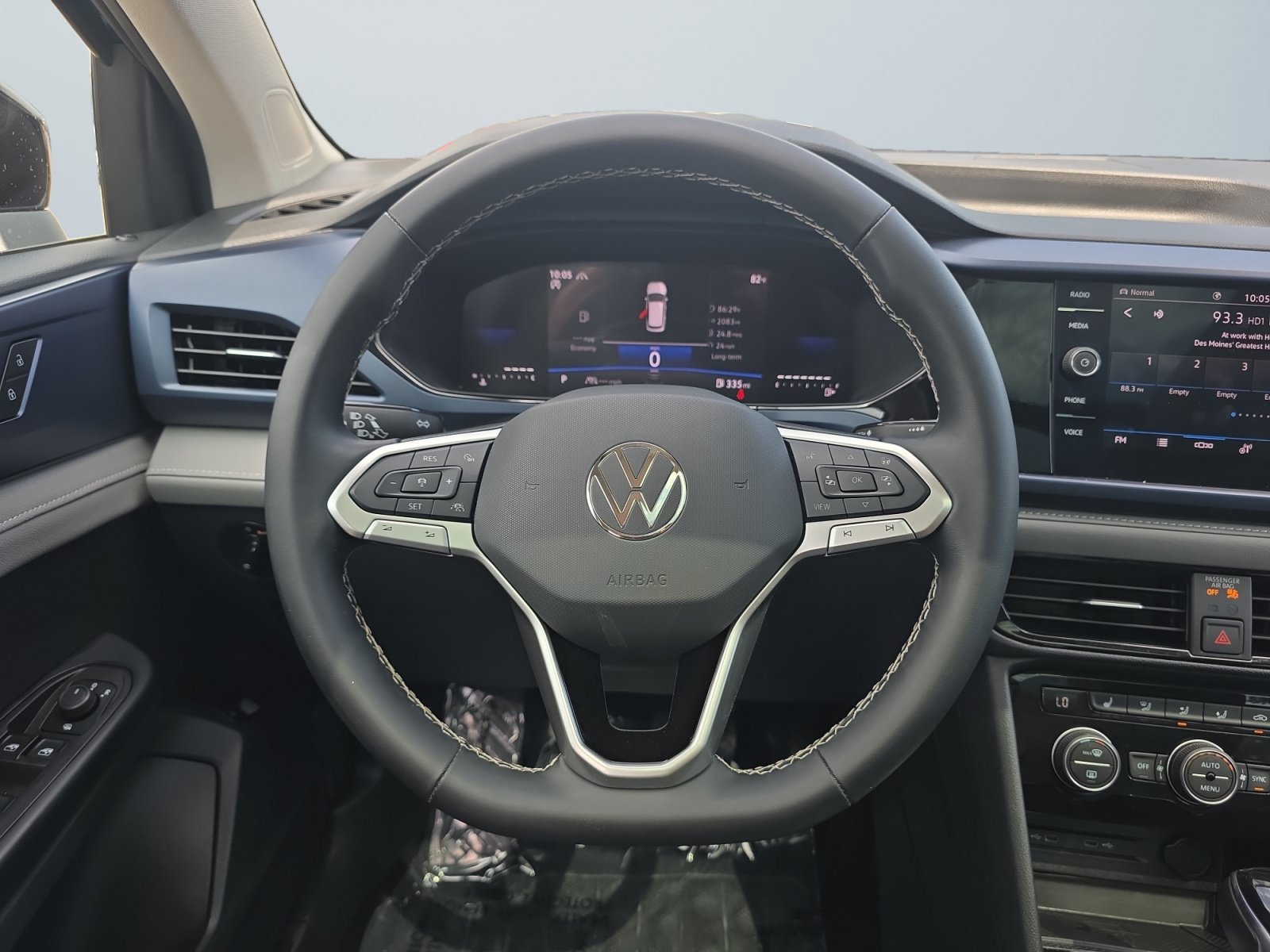 Used 2024 Black Volkswagen SE image 12