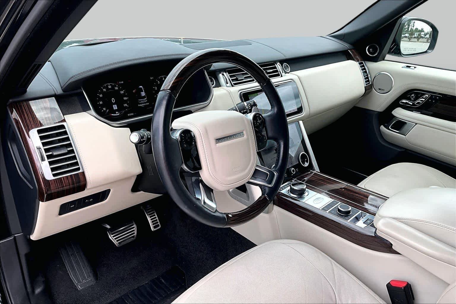 Used 2020 Santorini Black Metallic Land Rover Autobiography image 18