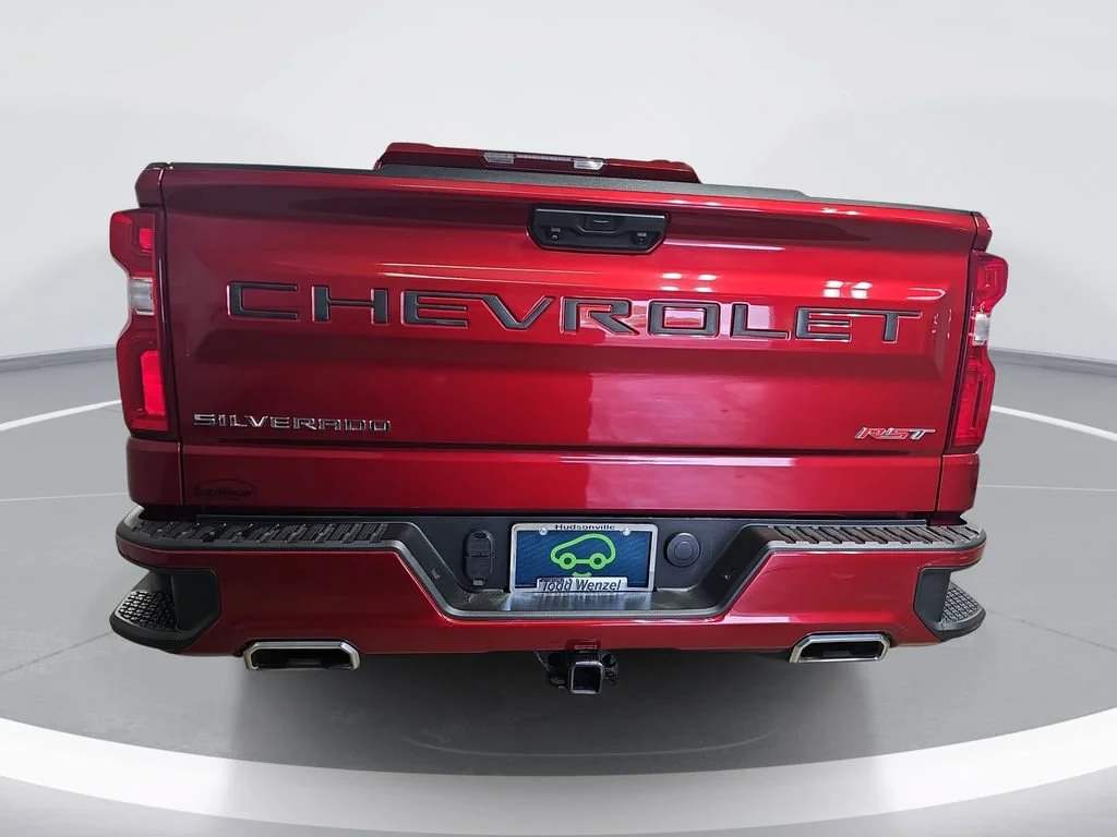 Used 2022 Cherry Red Tintcoat Chevrolet RST image 5