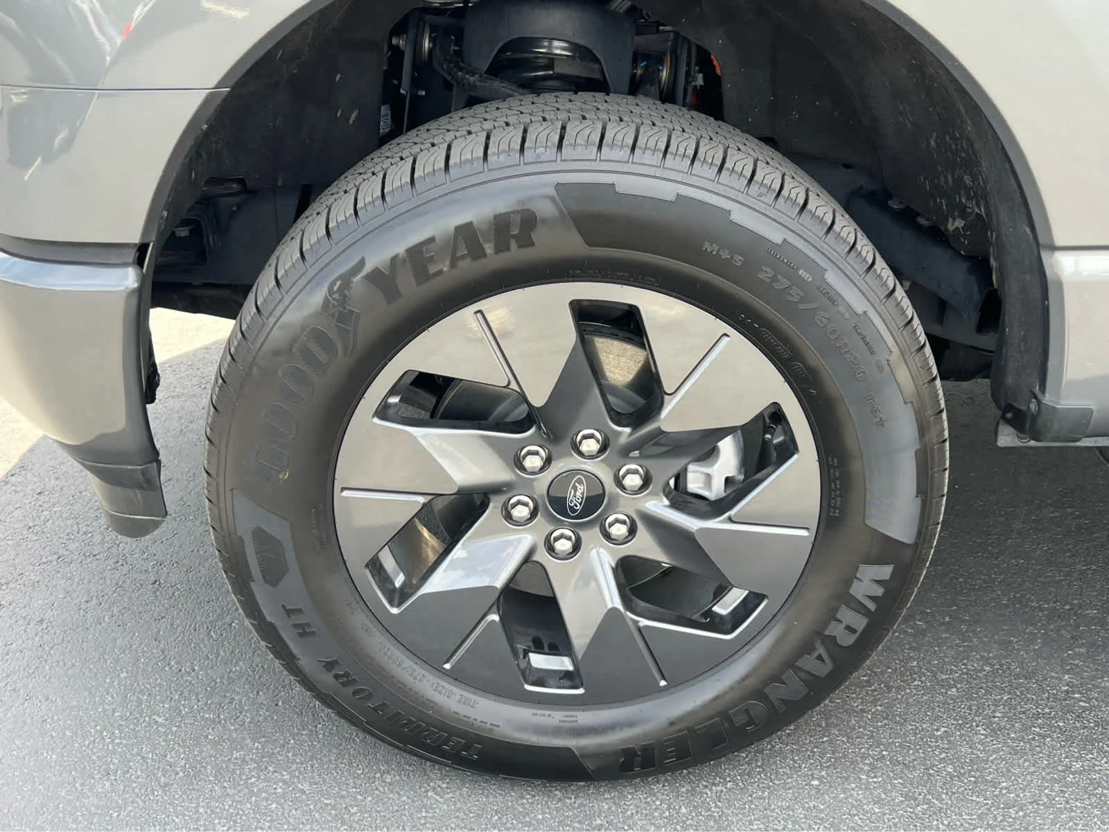 Used 2025 Light Blue Clearcoat Metallic Ford LARIAT image 13