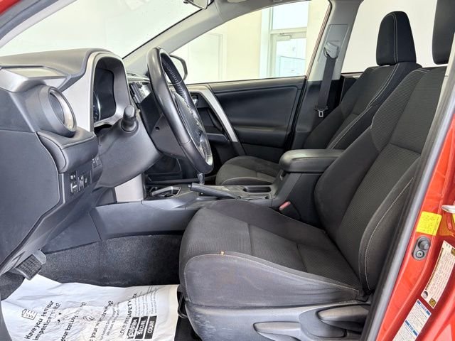Used 2016 Red Toyota XLE image 17