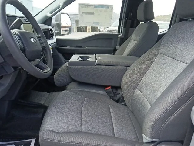 New 2026 Oxford White Ford F-250® XL image 15