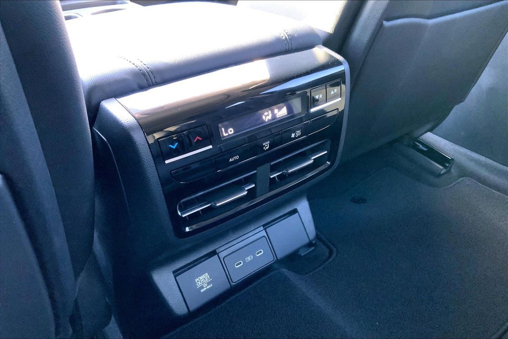 Used 2025  Acura Base image 10