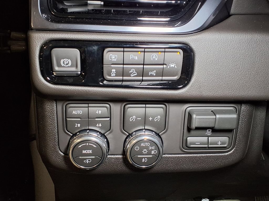 2026 GMC Yukon XL AT4 - Photo 17