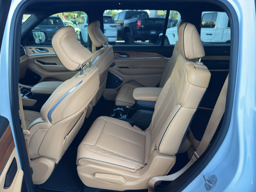 Used 2025 Bright White Clearcoat Jeep Summit Reserve image 24