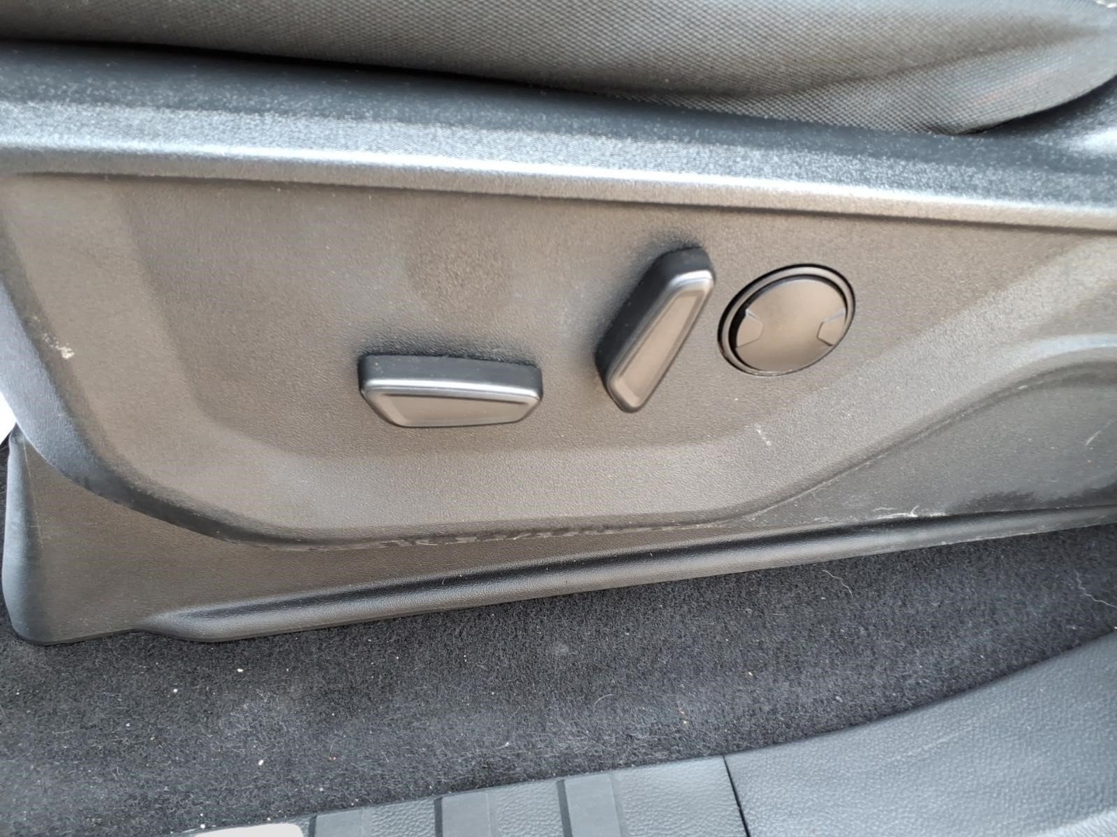 Used 2023 Avalanche Ford XLT image 16