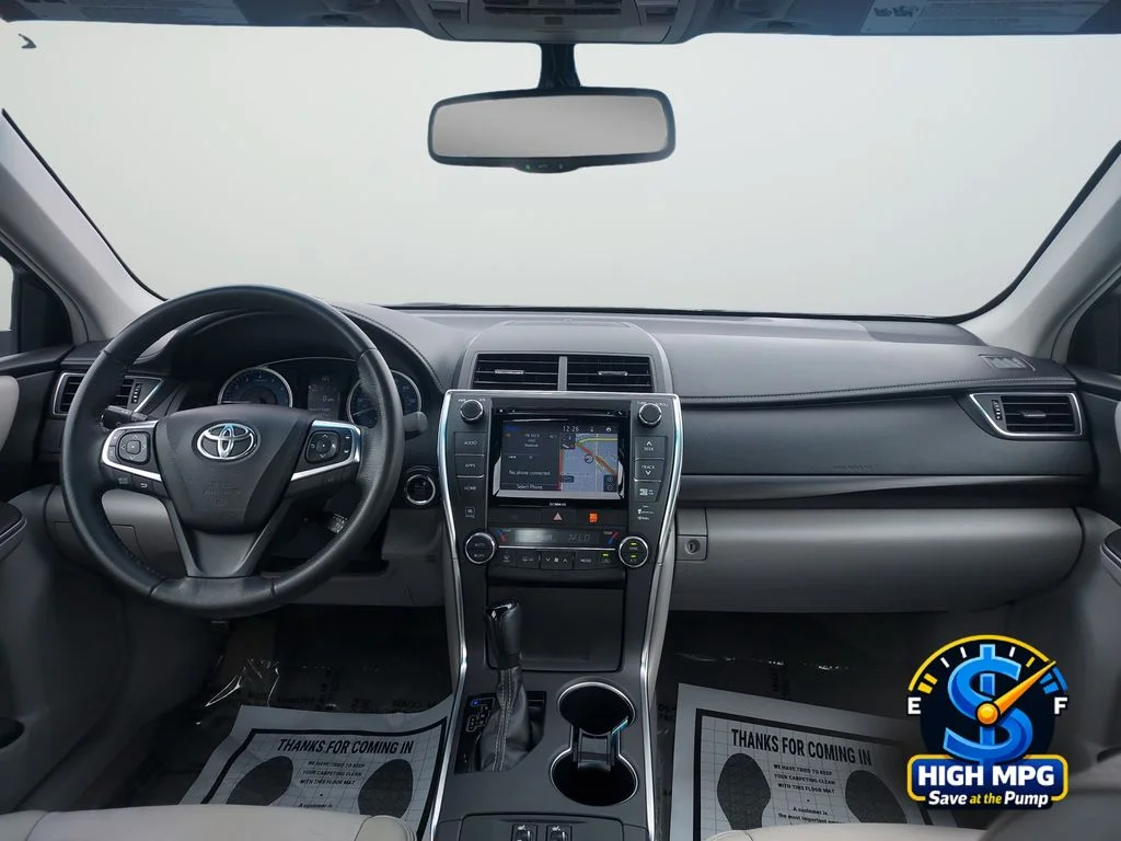Used 2017 Silver Toyota XLE image 27