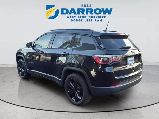 Used 2018 Black Jeep Latitude image 3