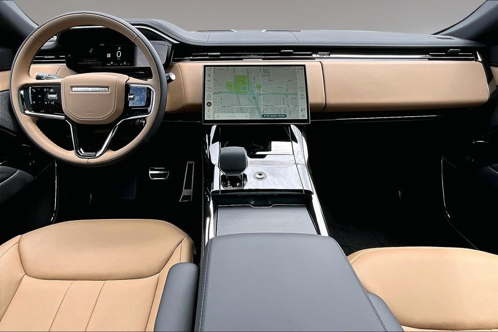 New 2026 SANTORINI BLACK Land Rover Dynamic SE image 5
