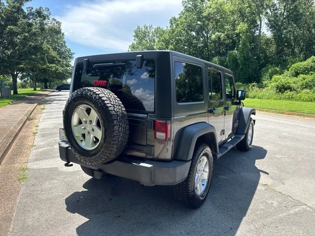 Used 2014 Gray Jeep Unlimited Sport image 8