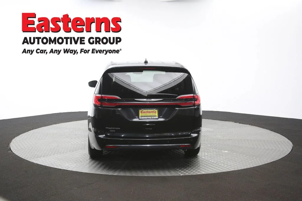 Used 2023 Black Chrysler Touring L image 38