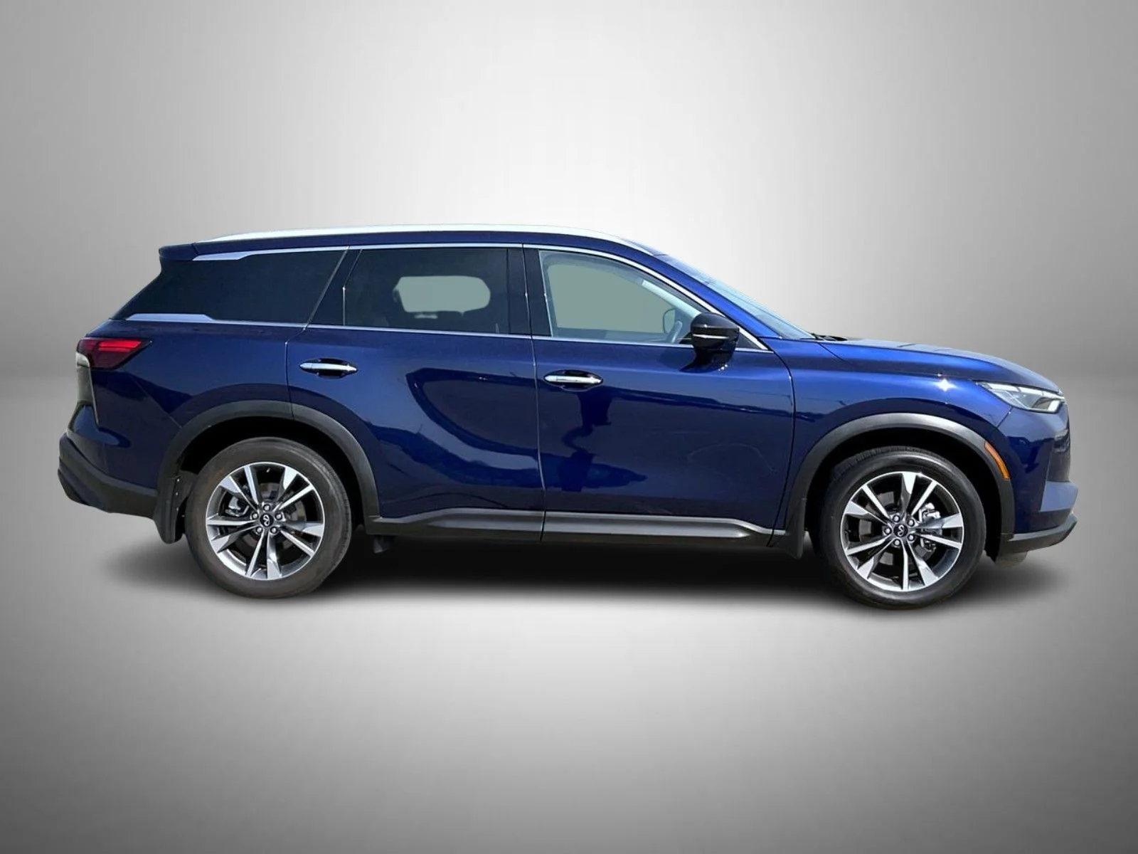 Used 2023 Blue INFINITI LUXE image 4