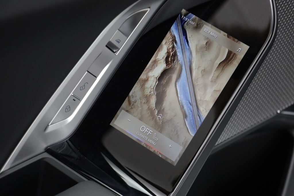 New 2026 Mineral White Metallic BMW 740i xDrive image 15