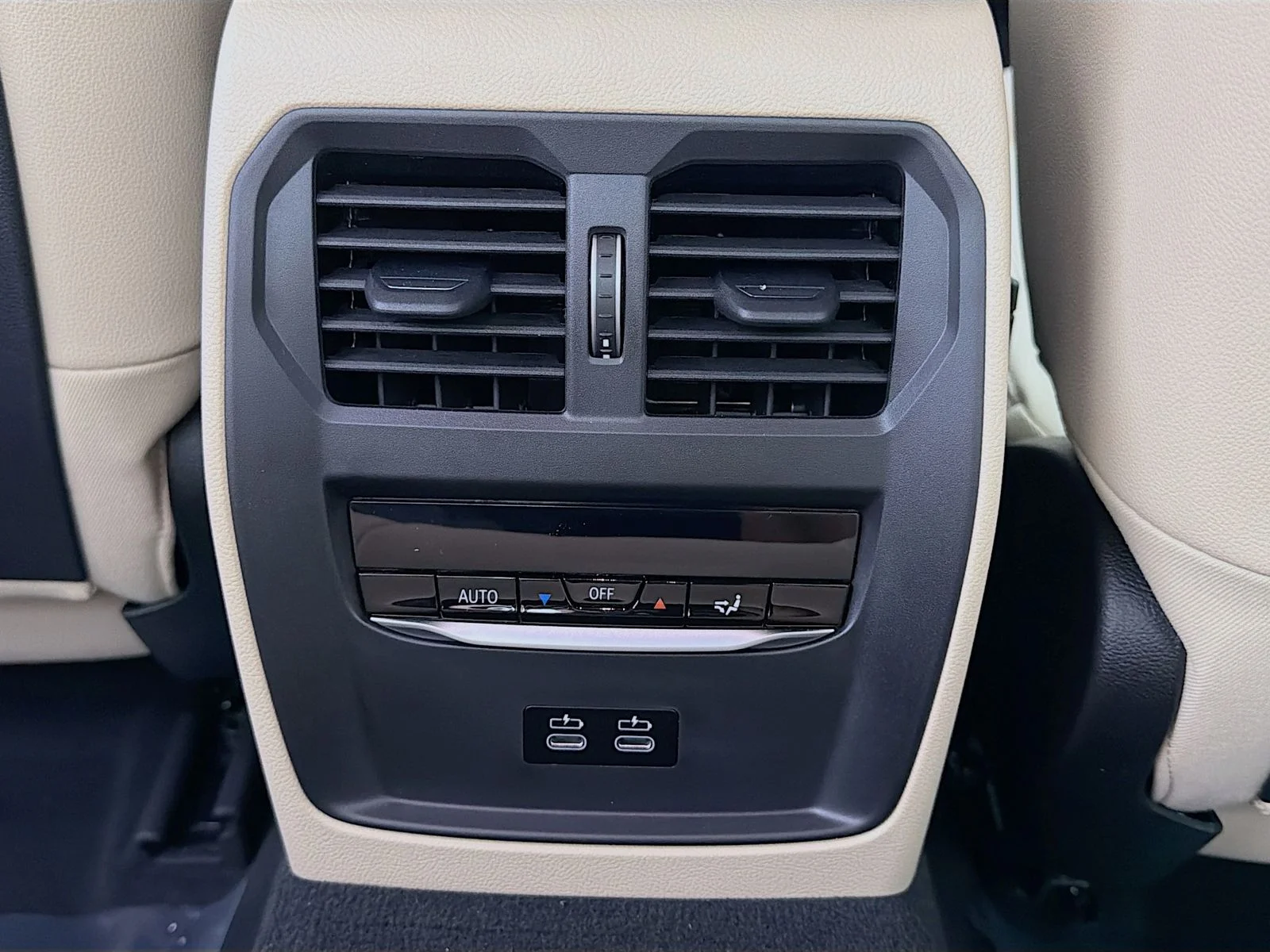 New 2026 Mineral White Metallic BMW 330i image 26