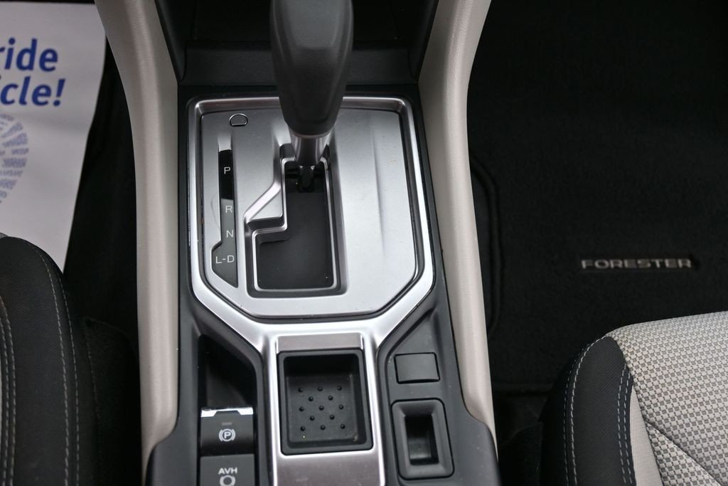 Used 2023 Gray Metallic Subaru Base image 12