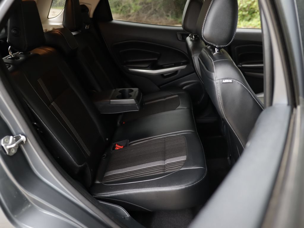 Used 2020 Gray Ford SES image 26