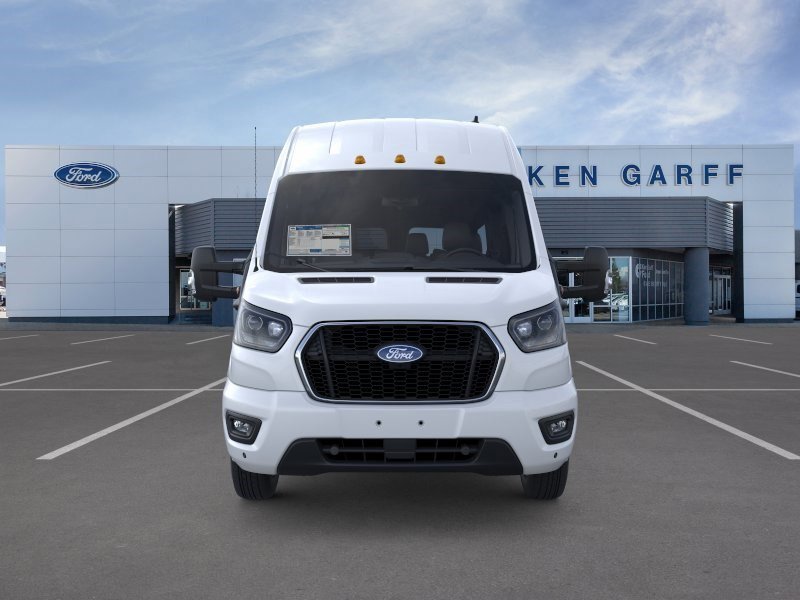 New 2026 Oxford White Ford XLT image 7