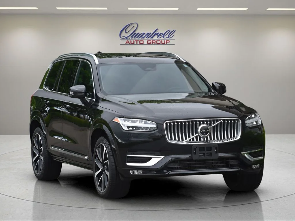 Certified Used 2023 Onyx Black Metallic Volvo Plus image 2