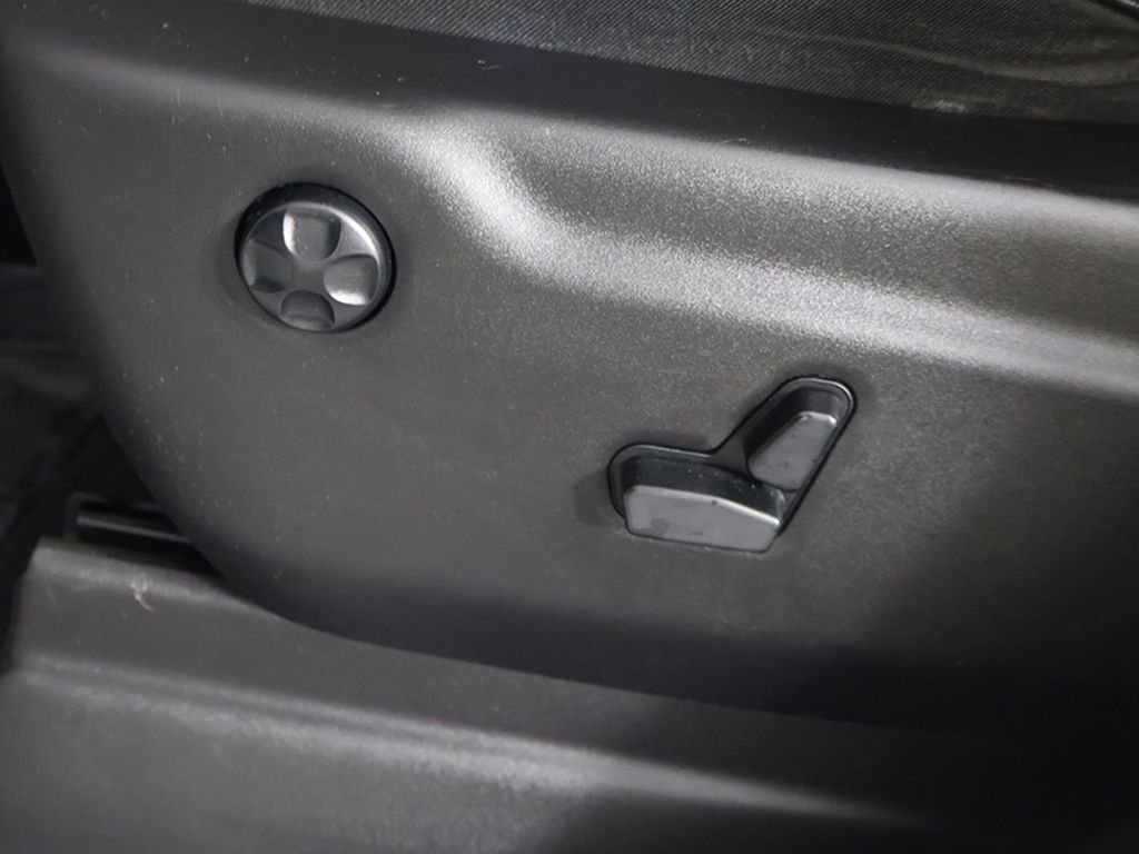 Used 2017 White Jeep Overland image 35