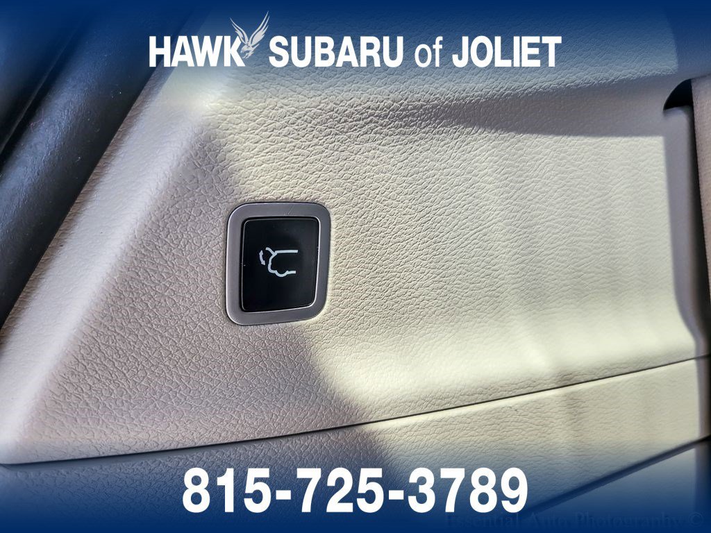Used 2018 Billet Silver Metallic Clearcoat Chrysler Touring Plus image 20
