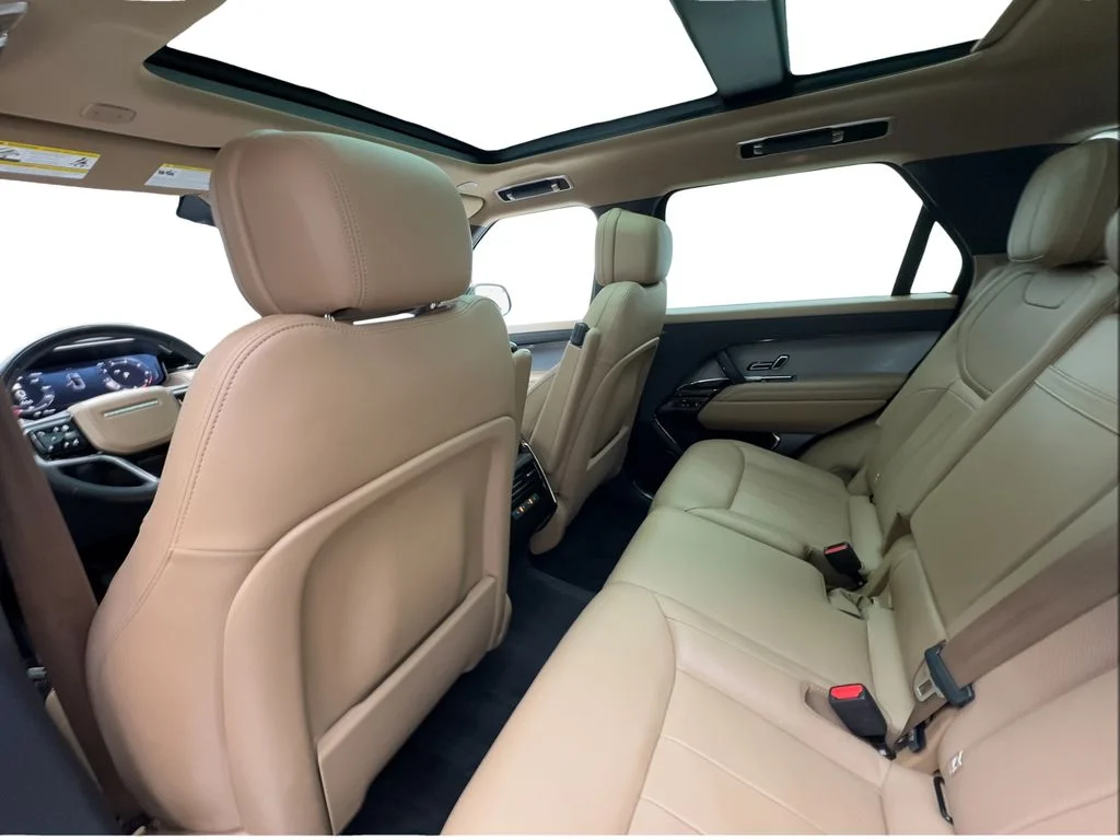 Used 2024 Blue Land Rover SE image 24