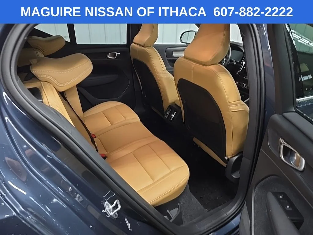 Used 2021 Blue Volvo T5 Inscription image 18