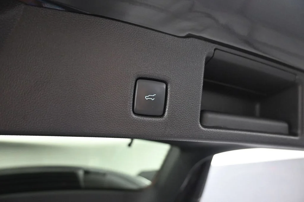 Used 2025 Black Ford Platinum image 12