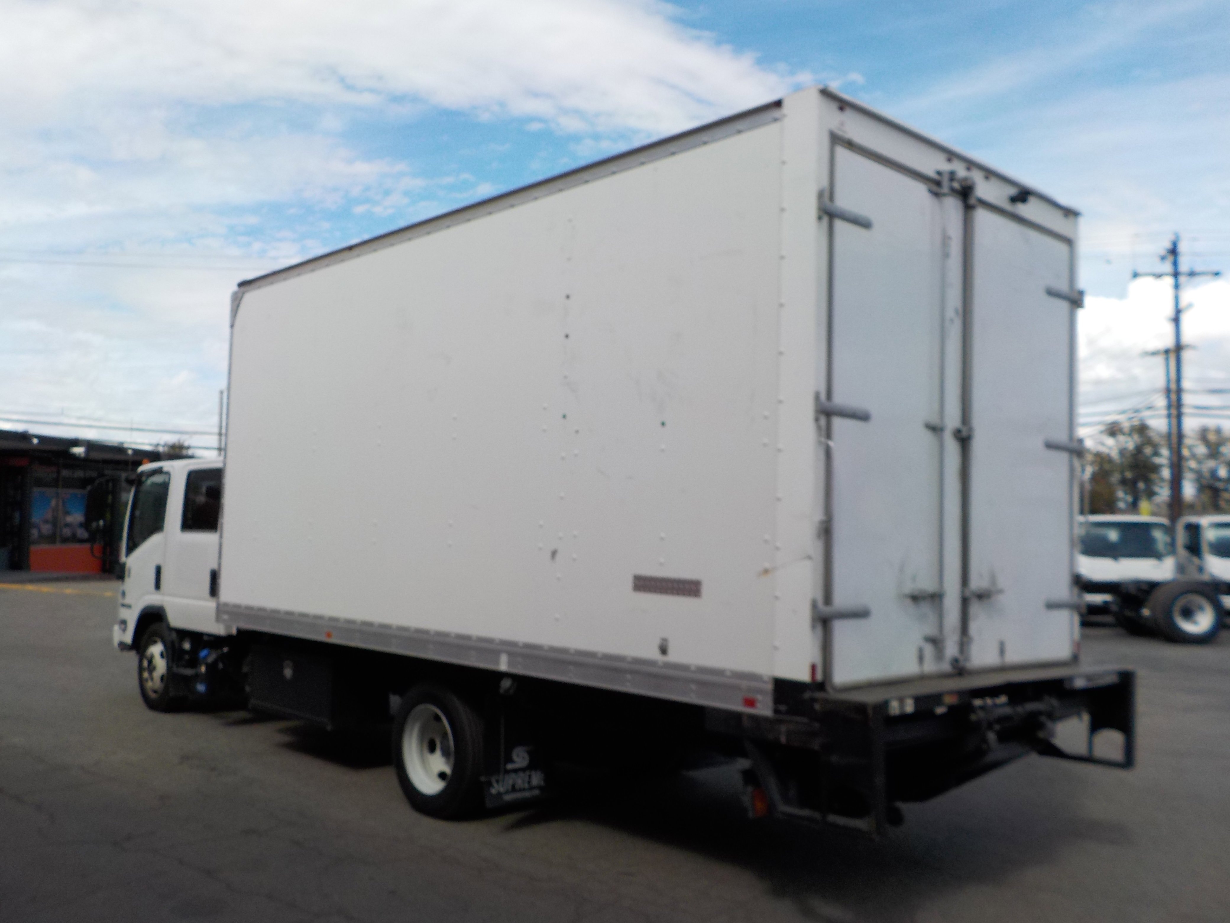 Used 2018 White ISUZU  image 12