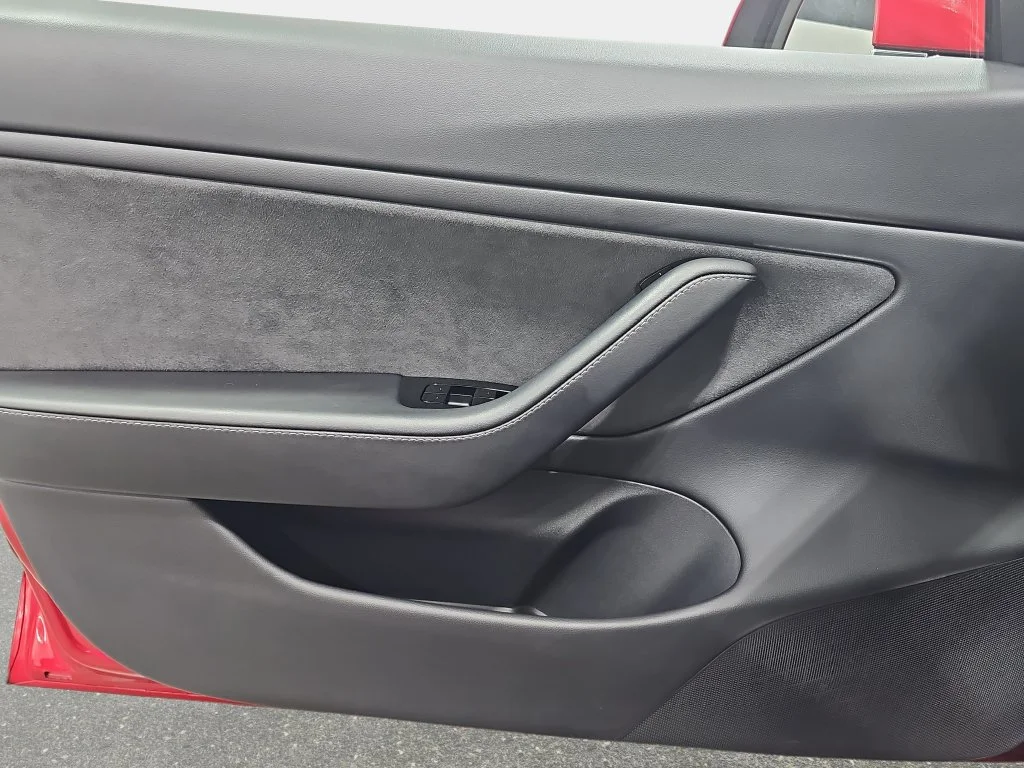 Used 2020  Tesla Long Range image 28