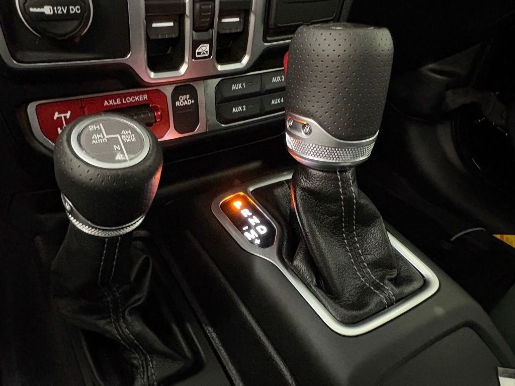 New 2026 Black Clearcoat Jeep Mojave X image 35