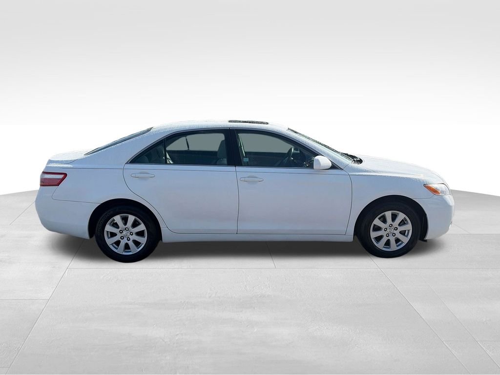 Used 2009 Super White Toyota  image 6