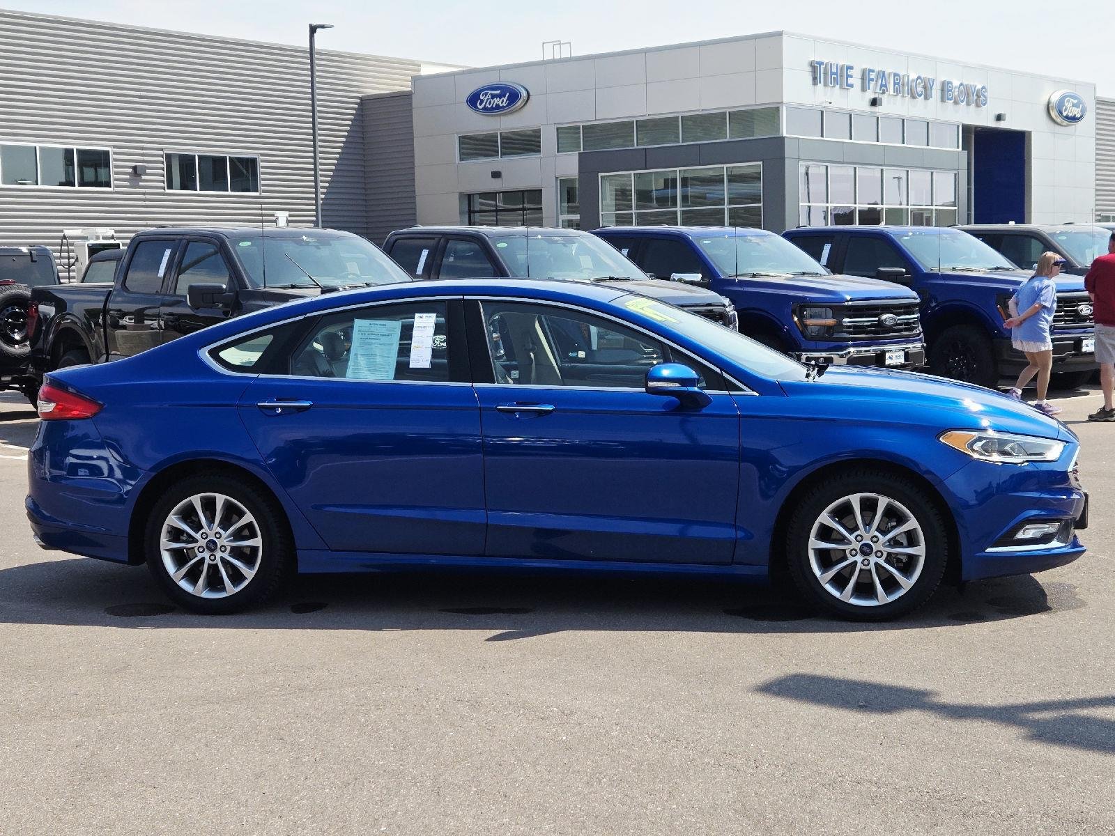 Used 2017 Lightning Blue Ford SE image 7