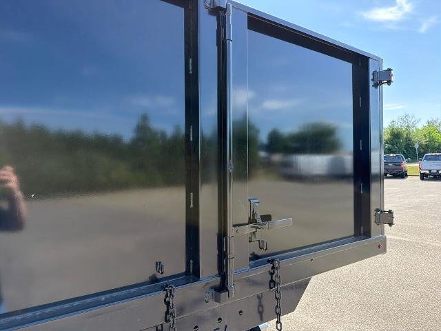 2025 Ford F-600 Super Duty Chassis Cab XL - Photo 37