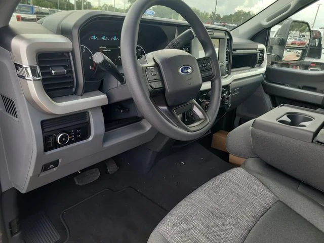 New 2026 Oxford White Ford XLT image 15